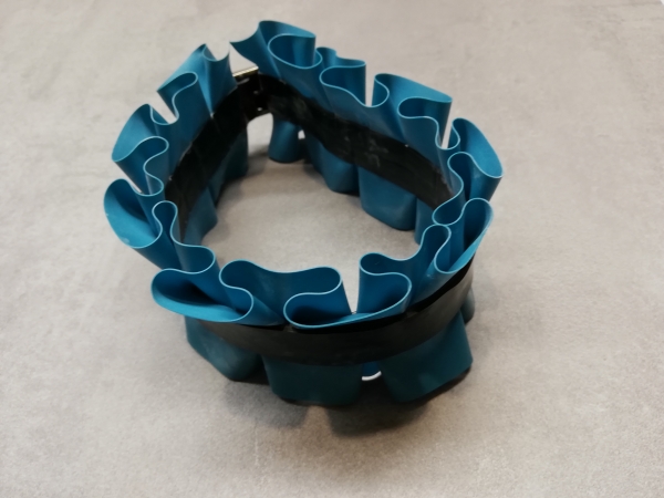 Latex Rüschen Halsband